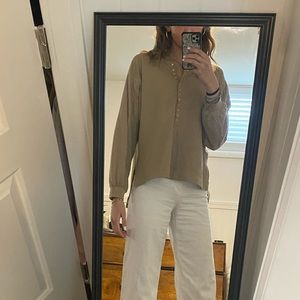 Flowy tan free people shirt :)